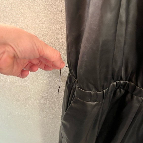 Evereve Black Sleek Jumpsuit - Picture 4 of 9